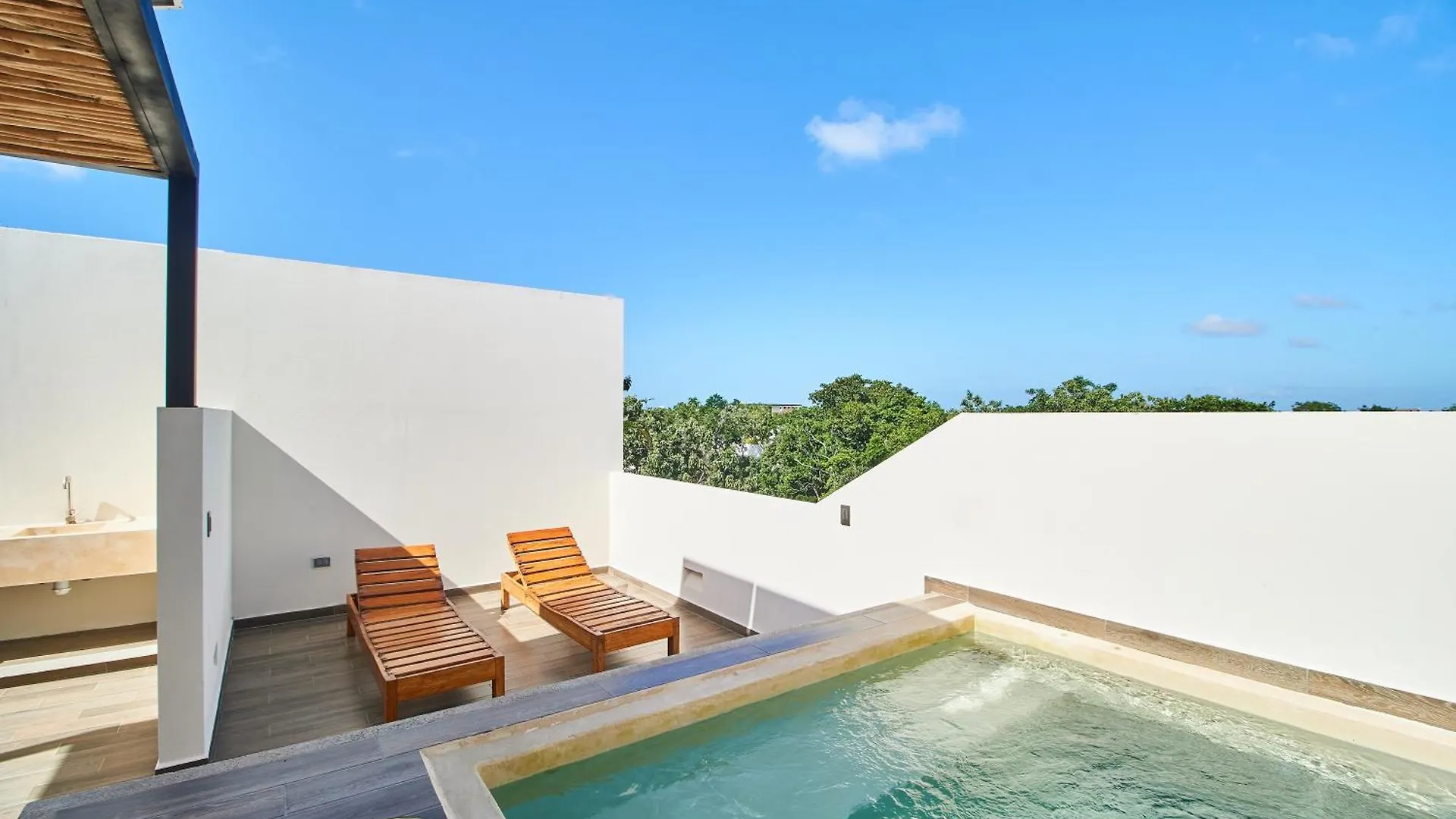 Jungle Penthouse With Private Rooftop Pool In La Veleta location